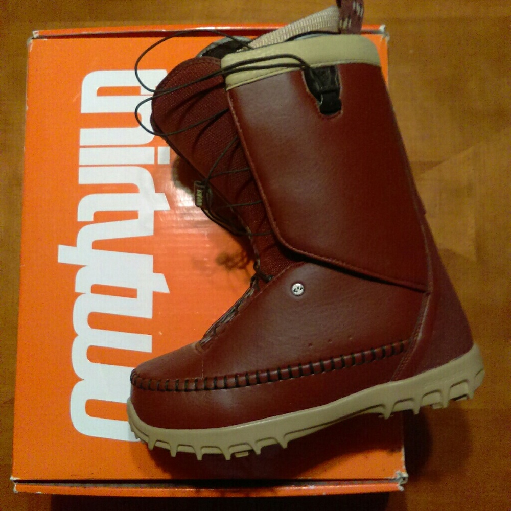 NIB ThirtyTwo Snowboard Boots Mens10